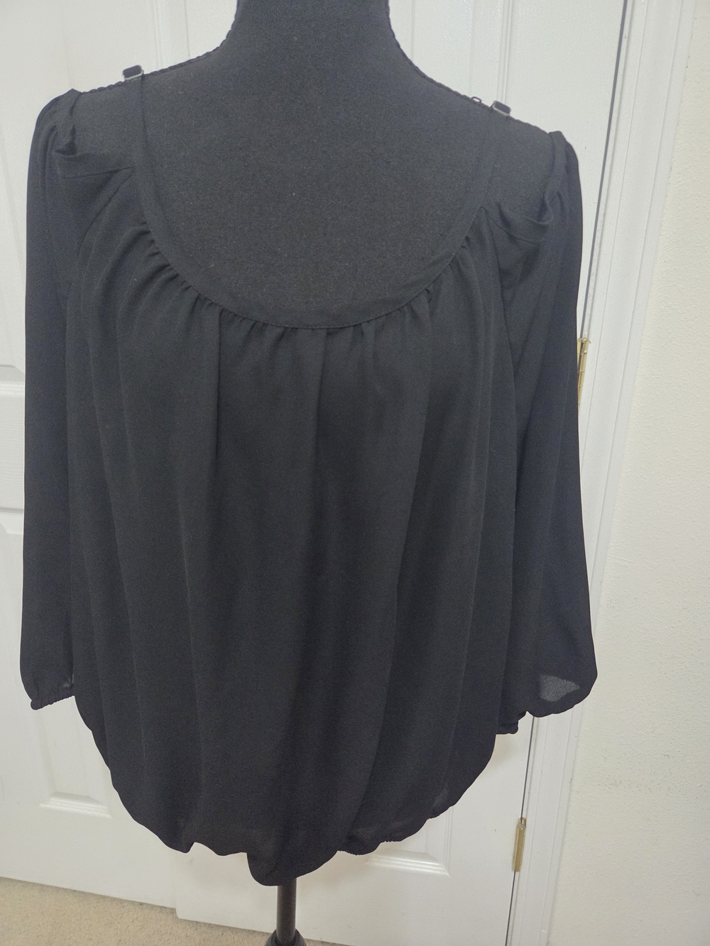 Women's Black Scoop Neck Long Sleeve Blouse